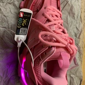 BALENCIAGAS LIGHT UP SNEAKERS